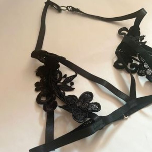 BLACK LACY LINGERIE SET WITH FLOWERS SHEER MESH SIZE SMALL - Picture 3 of 6